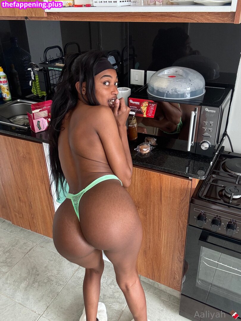 Aaliyah King / aaliyah.king / ebonyaaliyah Naken OnlyFans Foto #16