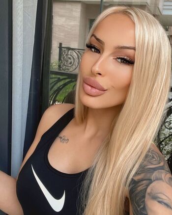 Full leaked Adriana lorenzi private onlyfans photo