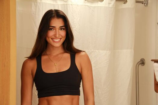 Adrianna Mier
