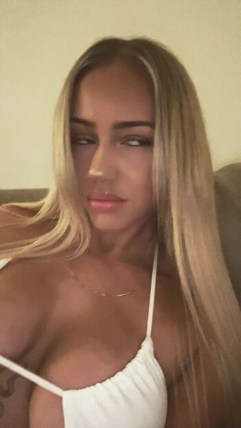 Amelia Hinton-White