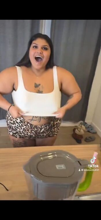 Full leaked Amyrosalie private onlyfans photo