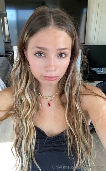 ariellesutton