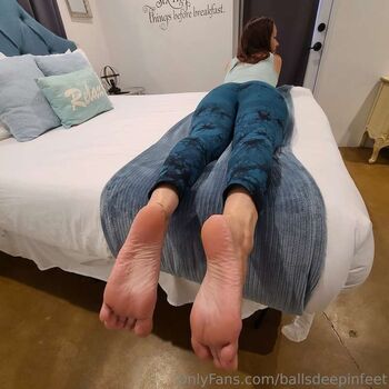 Full leaked Ballsdeepinfeet private onlyfans photo