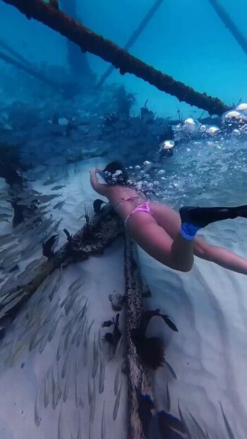 Full leaked Carissa dives private onlyfans photo