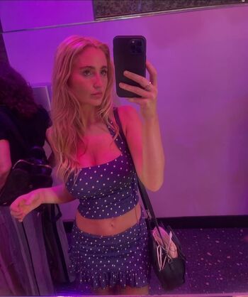 Full leaked Carolinemarie private onlyfans photo