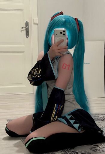 Full leaked Dllshaped private onlyfans photo