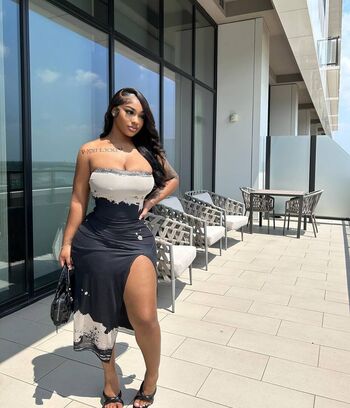 Full leaked Dabombbest mari private onlyfans photo