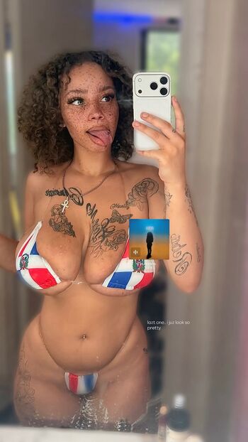 Full leaked Dahliagoth private onlyfans photo