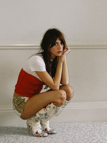 Daisy Edgar-Jones