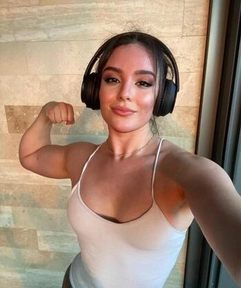 Daniela Flores