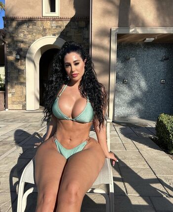 Daniella Lynn
