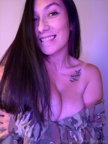 Delila Dez Claw