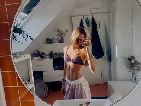 Full leaked Dianasdailydiaryy private onlyfans photo