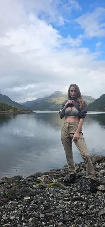 Full leaked Doyoumissmaya private onlyfans photo