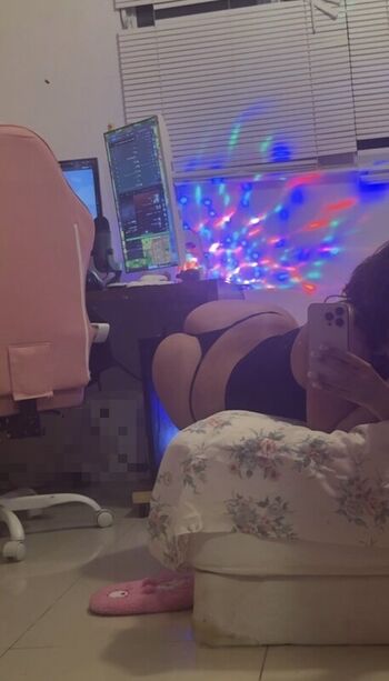 Full leaked Dumsillygirl private onlyfans photo