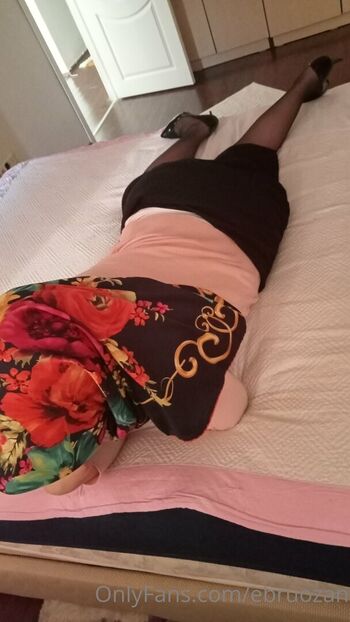 Full leaked Ebruozan page private onlyfans photo
