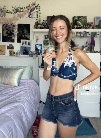 Full leaked Echochlo private onlyfans photo