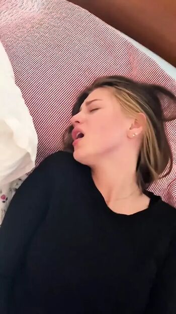 Elina E X