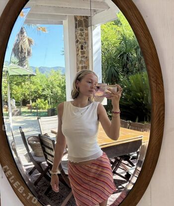 Full leaked Ella kania private onlyfans photo