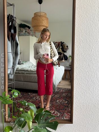 Full leaked Ella kania private onlyfans photo
