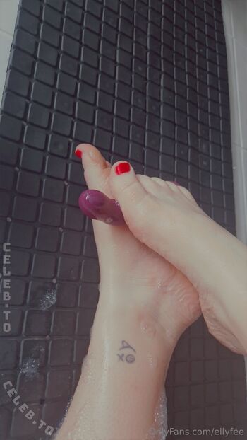 Full leaked Ellyfee private onlyfans photo