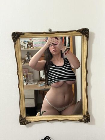 Full leaked Emily jpg private onlyfans photo