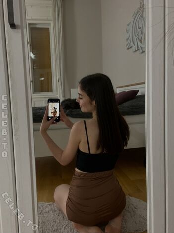Full leaked Emily private onlyfans photo