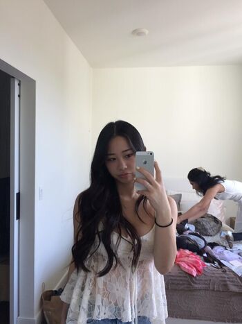 Full leaked Emilyllin private onlyfans photo