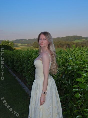 Full leaked Empresslaurasophie private onlyfans photo