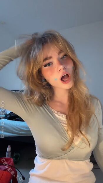 Full leaked Felinenyaa private onlyfans photo