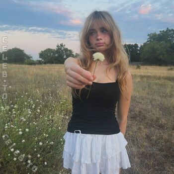 Full leaked Felinenyaa private onlyfans photo