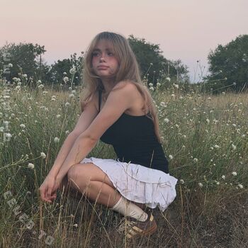 Full leaked Felinenyaa private onlyfans photo