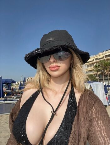 Full leaked Flrdevsk private onlyfans photo