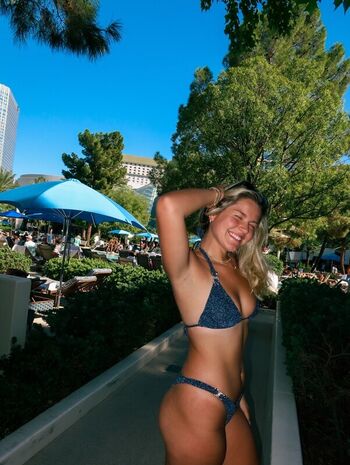 Full leaked Gabbyygonz private onlyfans photo