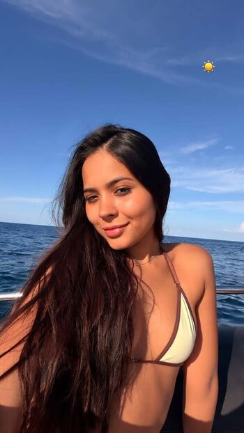 Full leaked Gabi saiury private onlyfans photo
