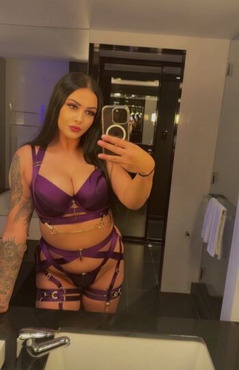 Full leaked Glitterxkittenx private onlyfans photo