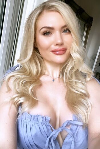Goddess Dommelia