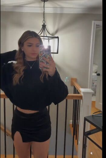 Full leaked Guiliannalynn private onlyfans photo
