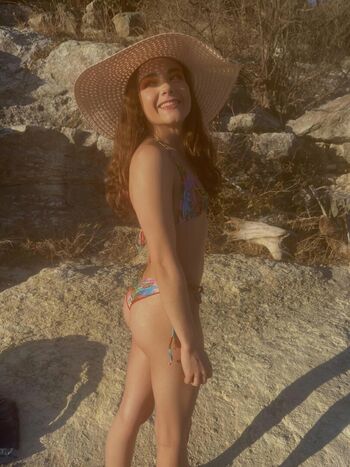 Full leaked Hannahsbananax private onlyfans photo