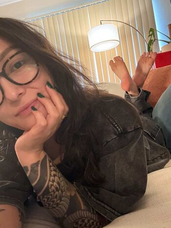 Full leaked Icarlytron private onlyfans photo