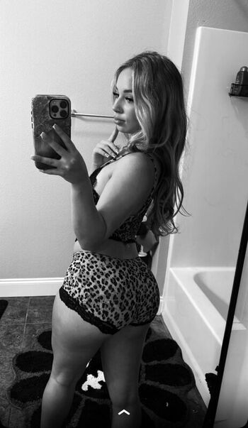 Full leaked Ilovekyliee private onlyfans photo