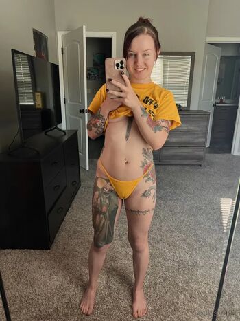 Full leaked Itty bitty private onlyfans photo
