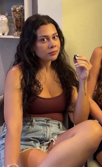 Julia Alvarenga