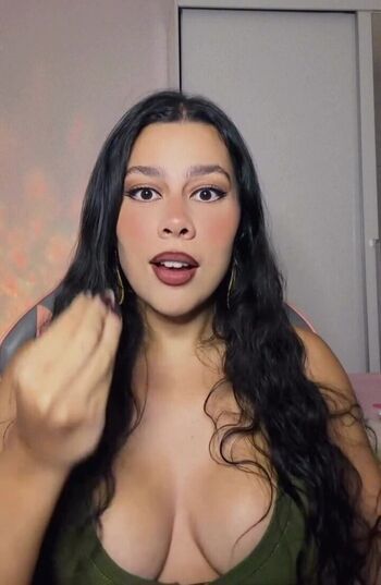 Julia Alvarenga
