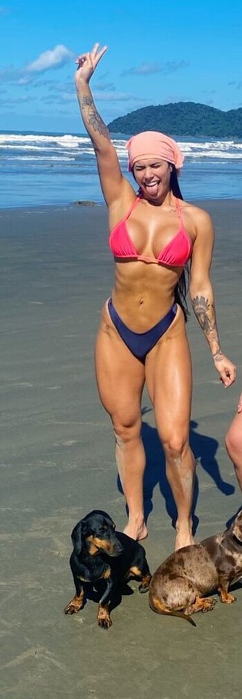 Jully Oliveira