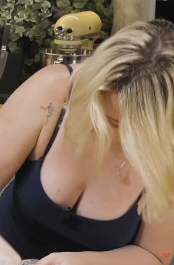 Full leaked Juaniflower / private onlyfans photo