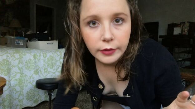 Kelly Belly Asmr