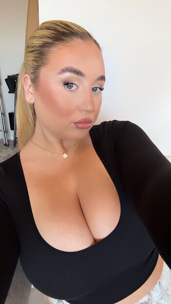 Full leaked L u c i f a i r page private onlyfans photo