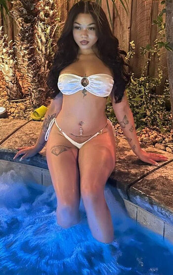 Full leaked L vely private onlyfans photo