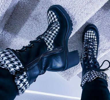Full leaked La plebe boots private onlyfans photo